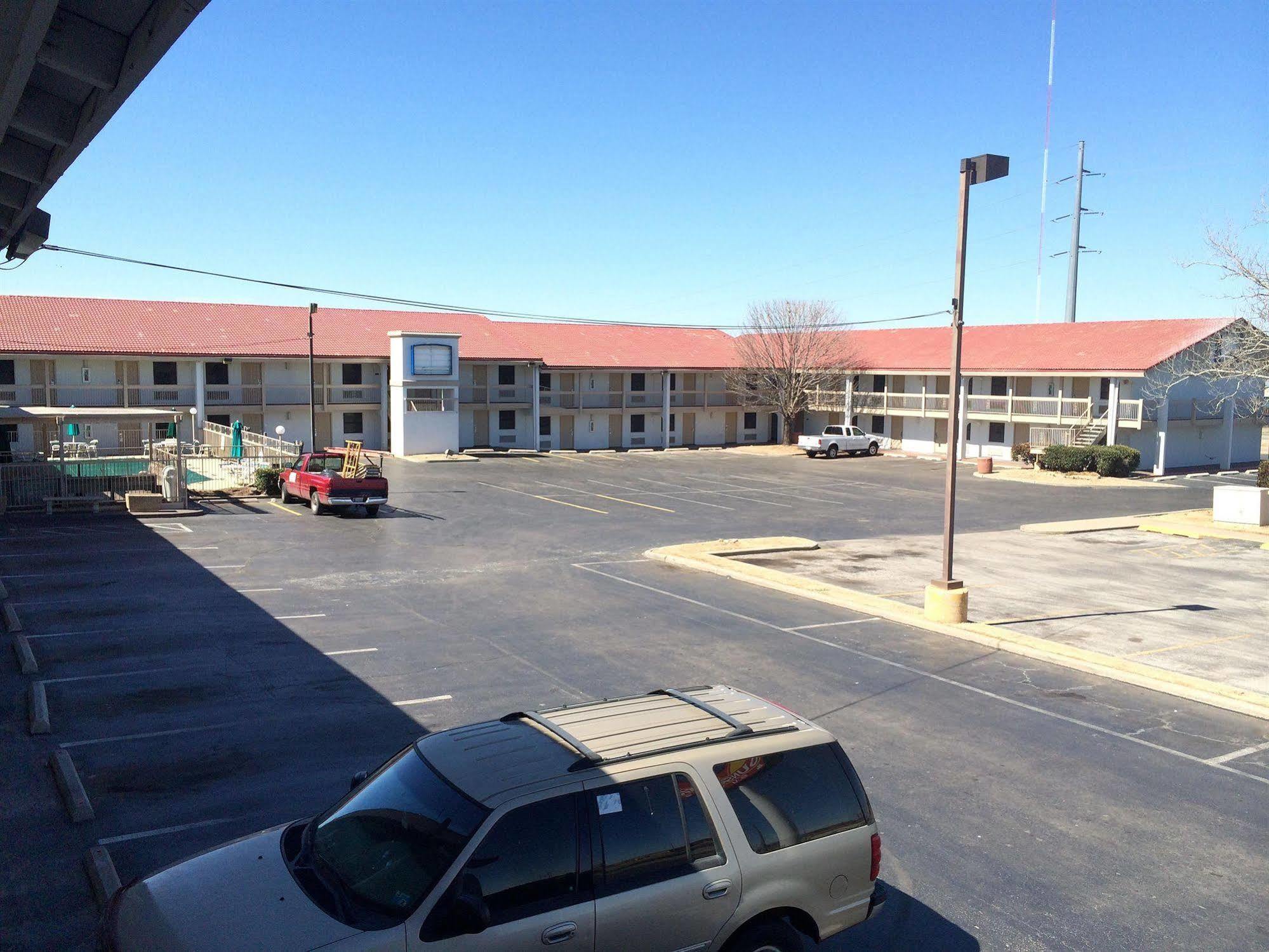 Hemp Inn Oklahoma City South Exterior photo